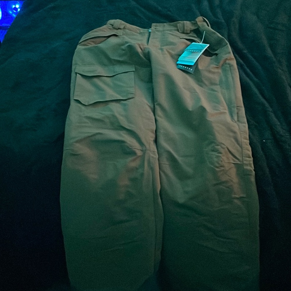 Women’s snow pants